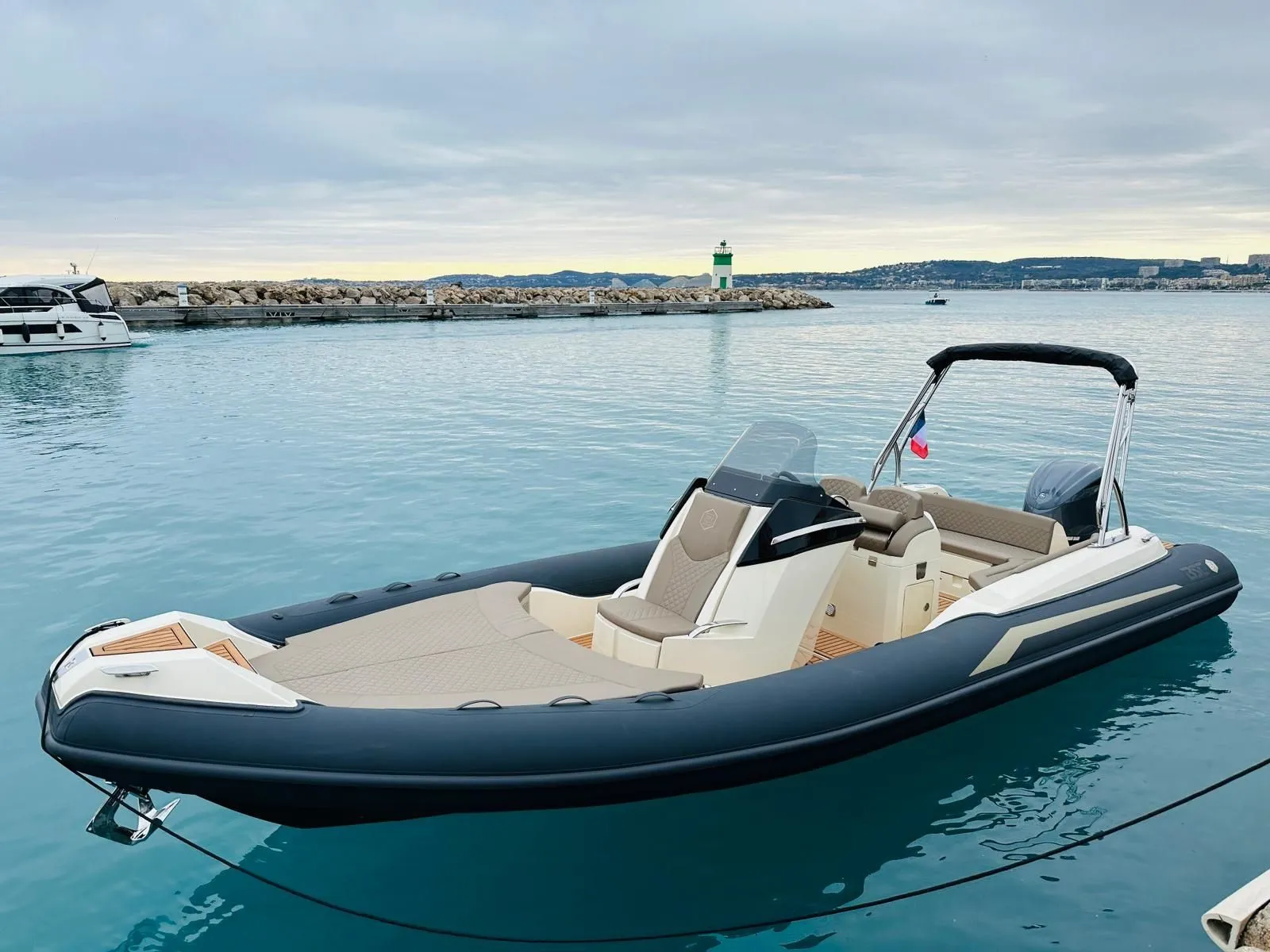 HURACAN Charter Boat