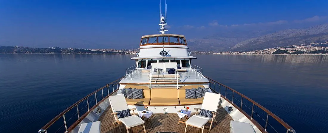 32m Podstrana 5 Cabin Motor Yacht Hire