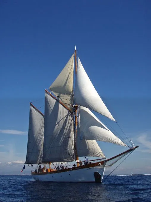 Le Don du Vent Charter Boat