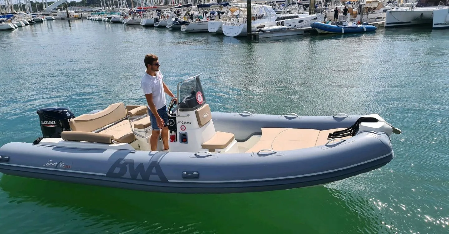 Rent a 5.9m Motor Boat in La Trinite-sur-Mer