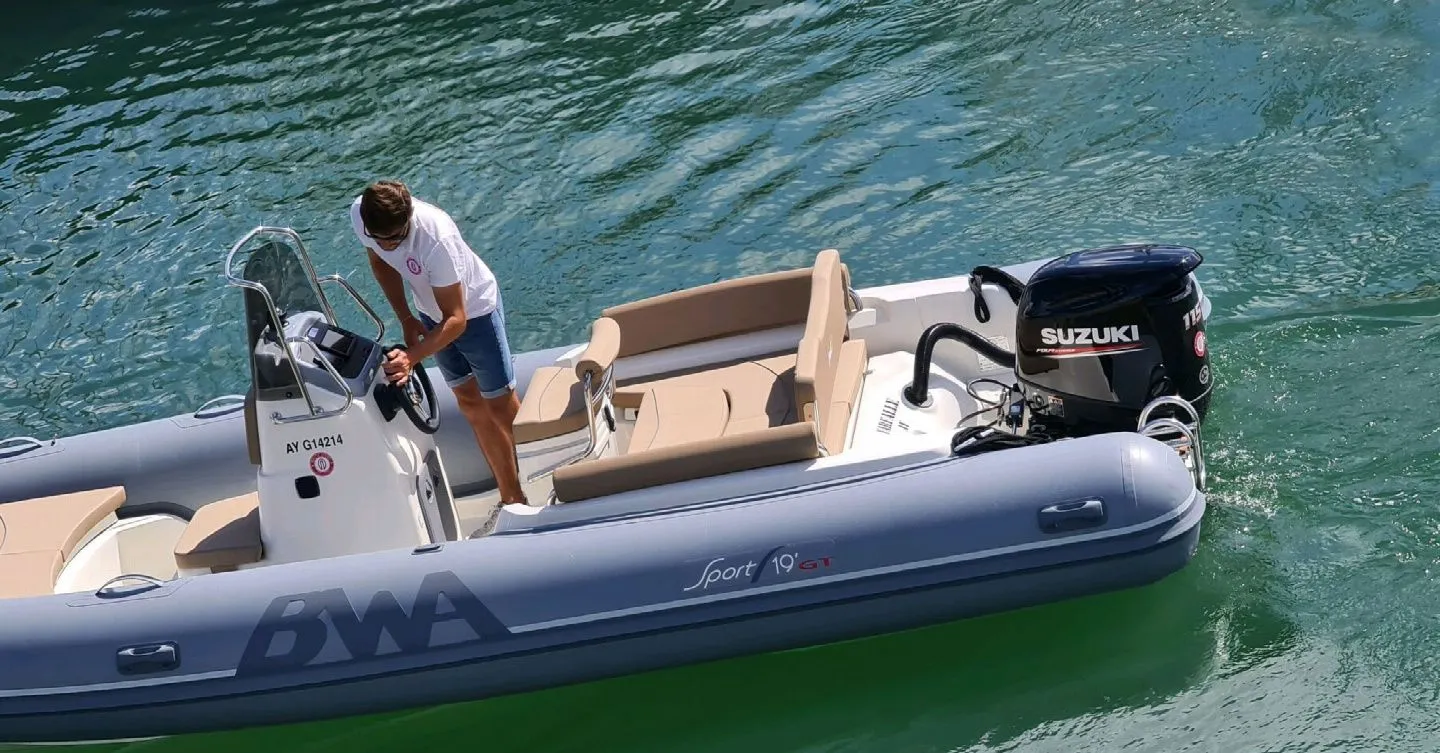 Rent a 5.9m Motor Boat in La Trinite-sur-Mer