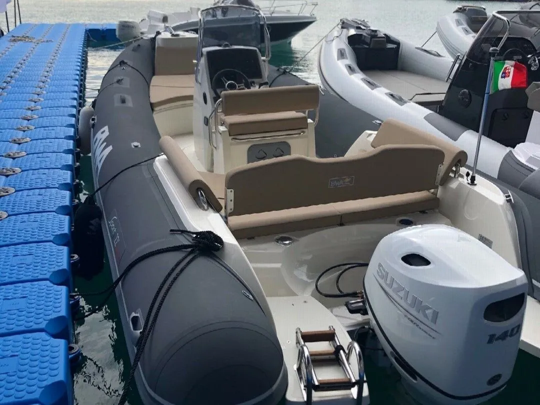 Charter a 6.75m Boat in Ajaccio