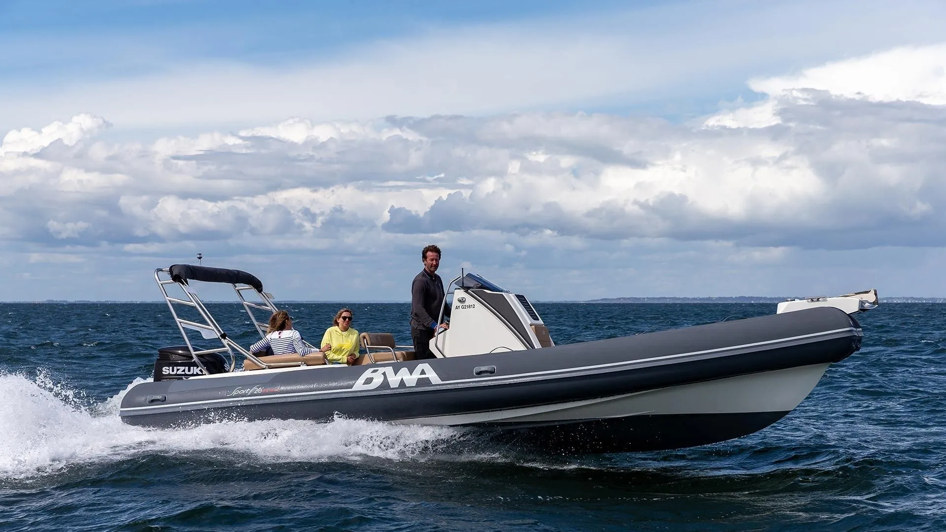 7.75m Ajaccio Motor Boat BWA 26 GT Hire