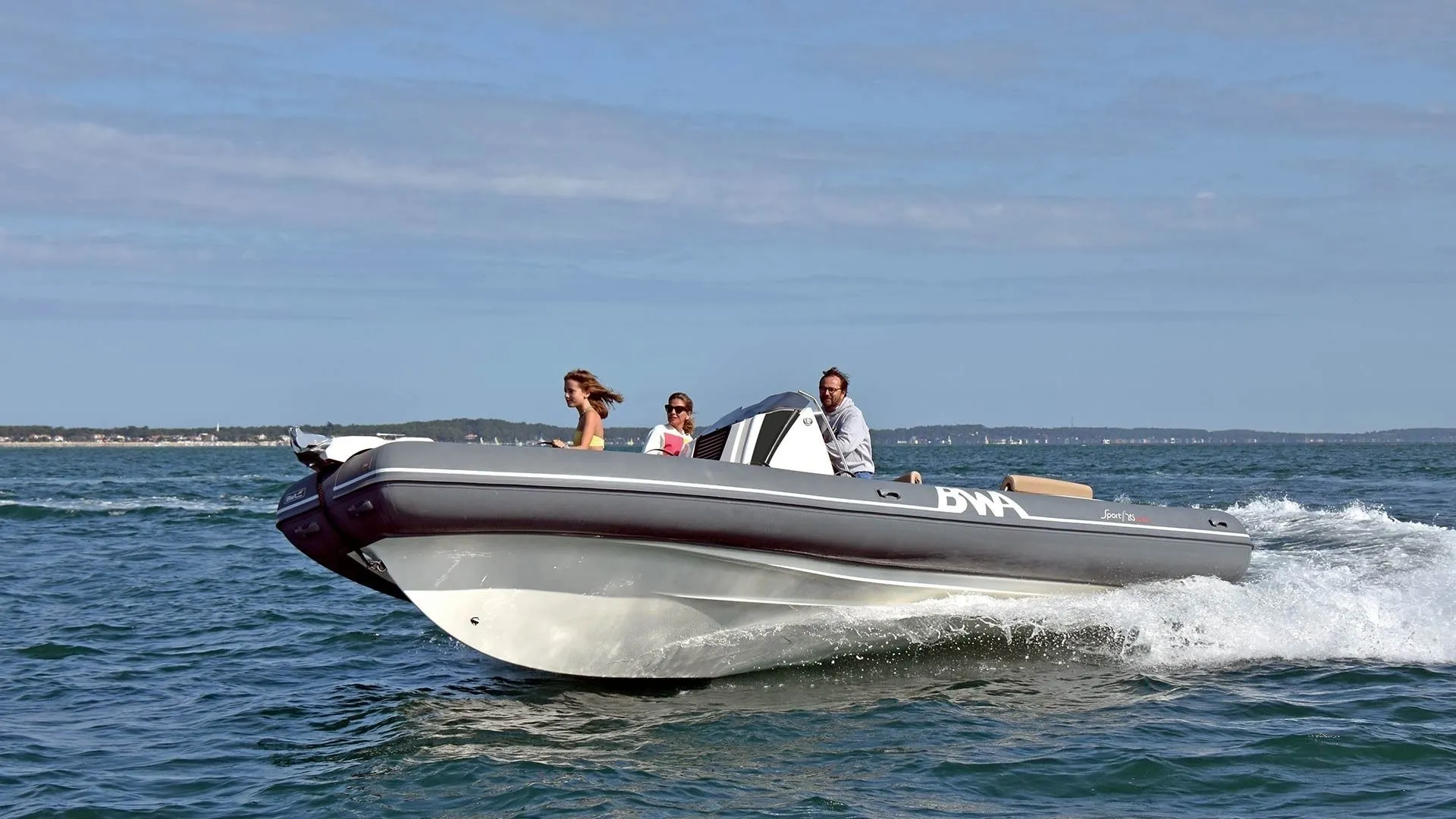 7.75m Ajaccio Motor Boat BWA 26 GT Hire