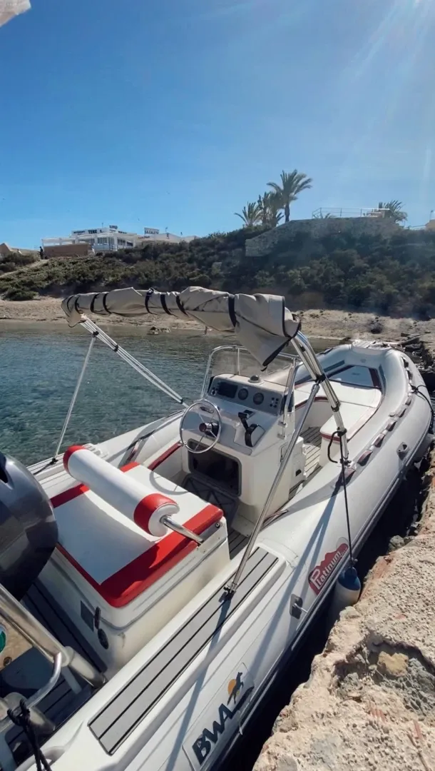 Explore Alicante on a 5.99m Rental Boat
