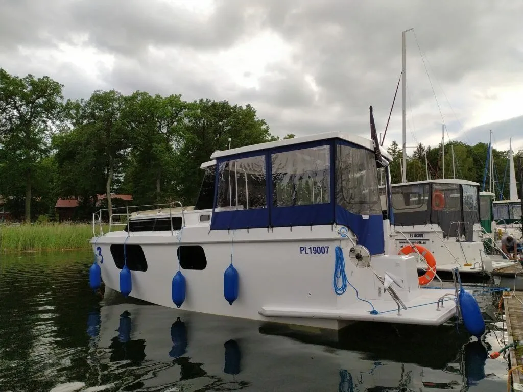 Vagabond 3 Charter Boat