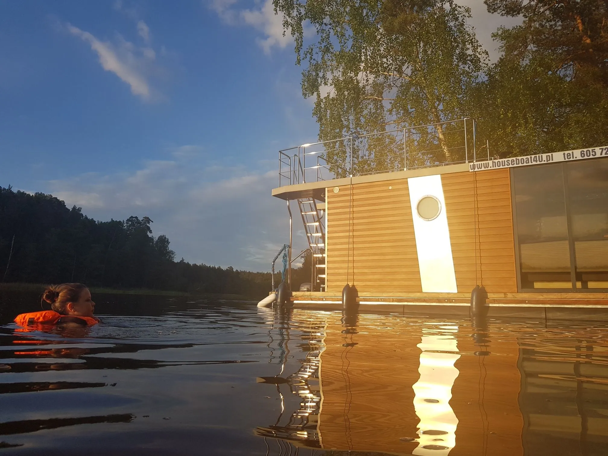 9m Ruciane-Nida Boat Hire