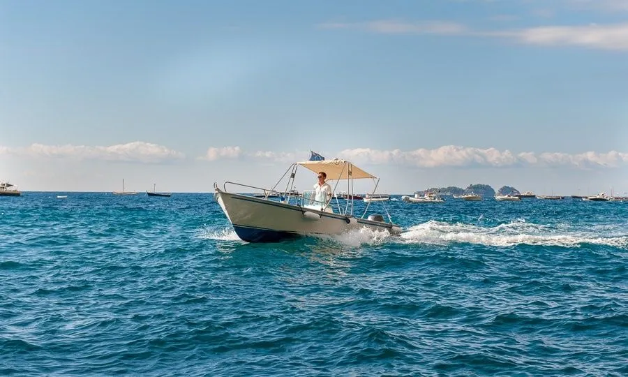 Charter a 6.5m Cantiere Maresca 21 in Positano