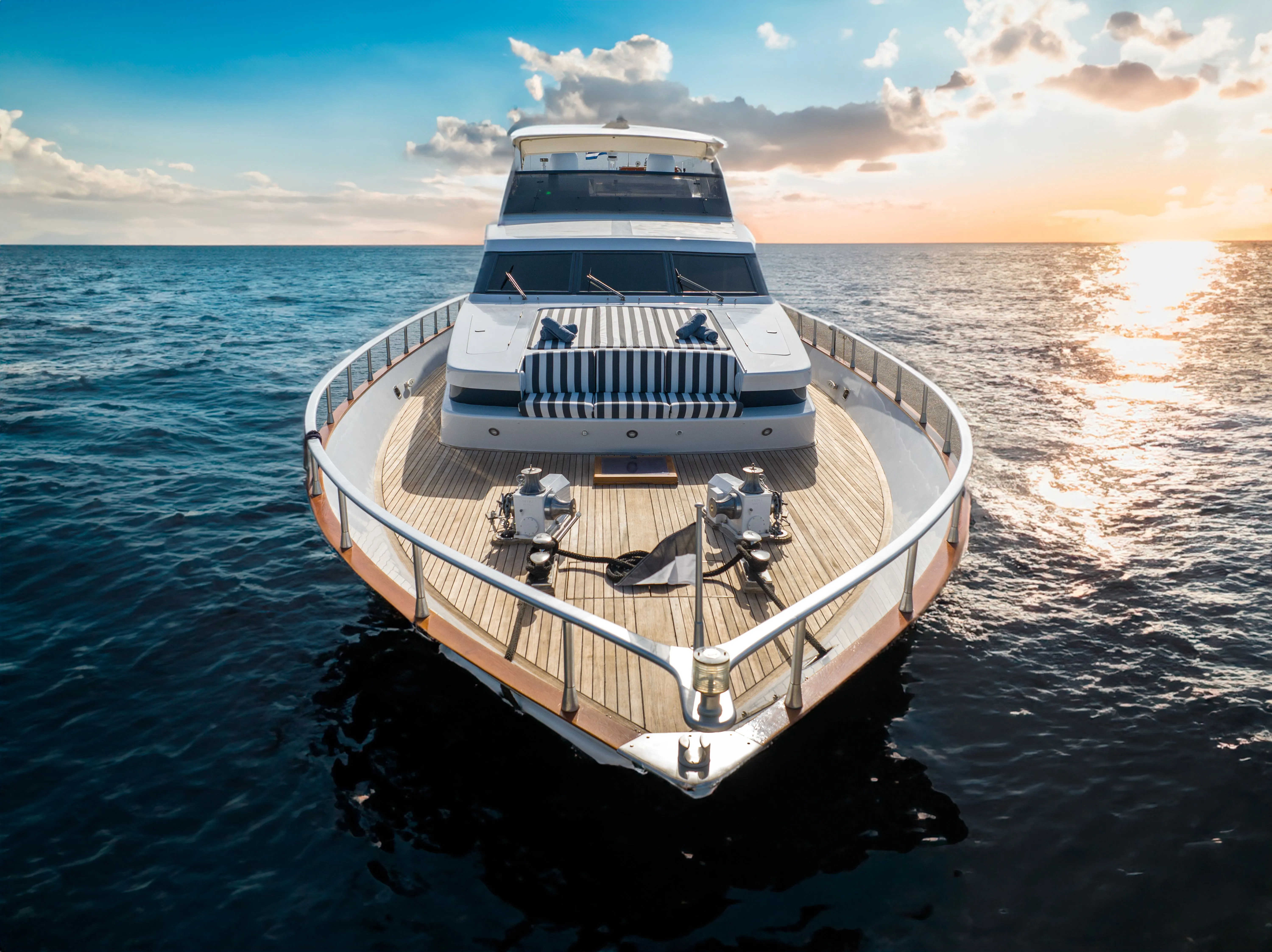 Opera Charter Boat