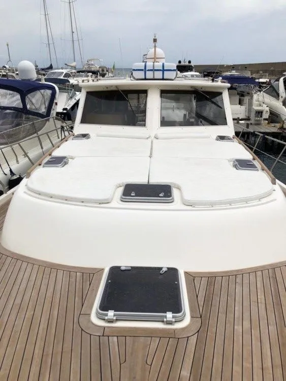 3 Nodi Charter Boat