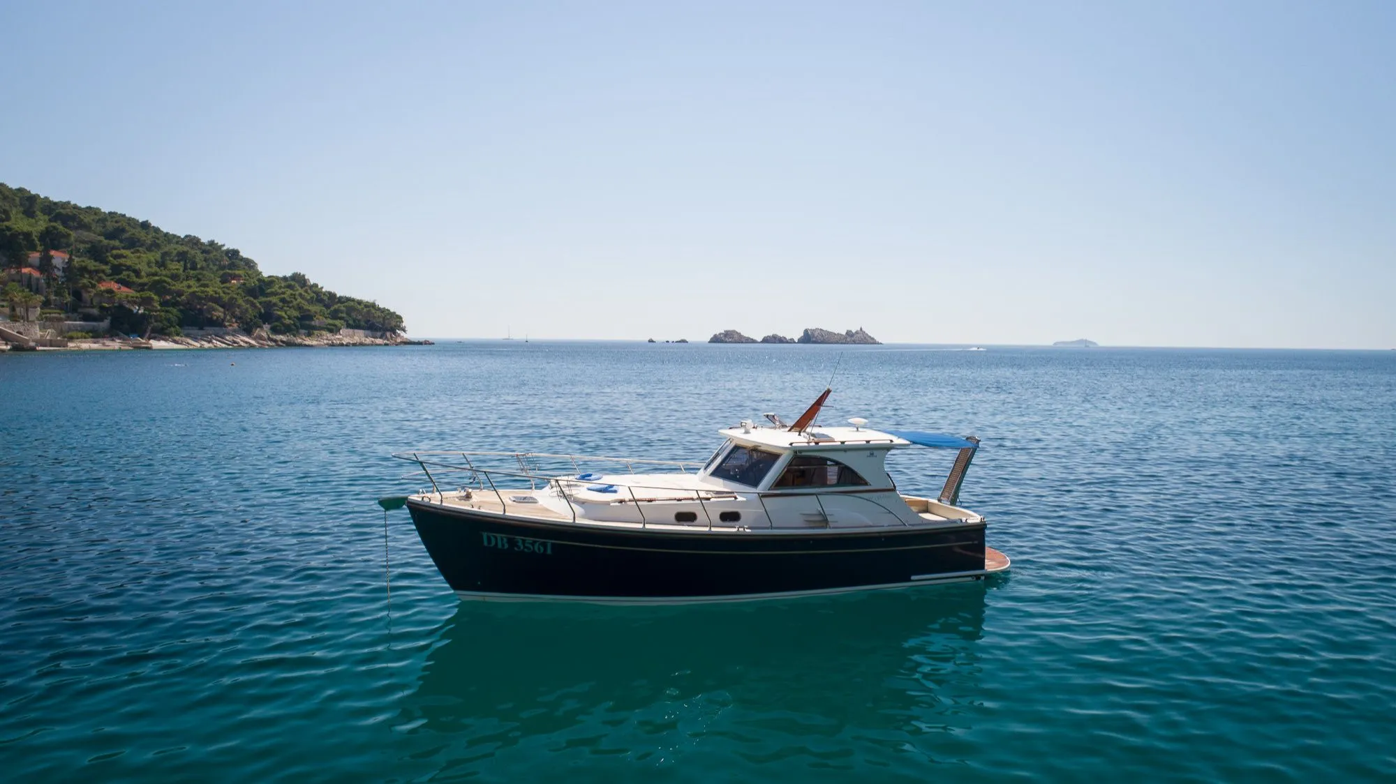 Charter a 10.85m 2 Cabin Motor Yacht in Dubrovnik