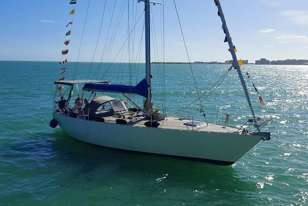 Charter a 13.33m Sailing Yacht in Nettuno