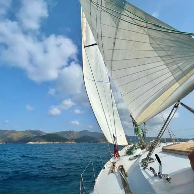 Rent a 17m Boat in Livorno