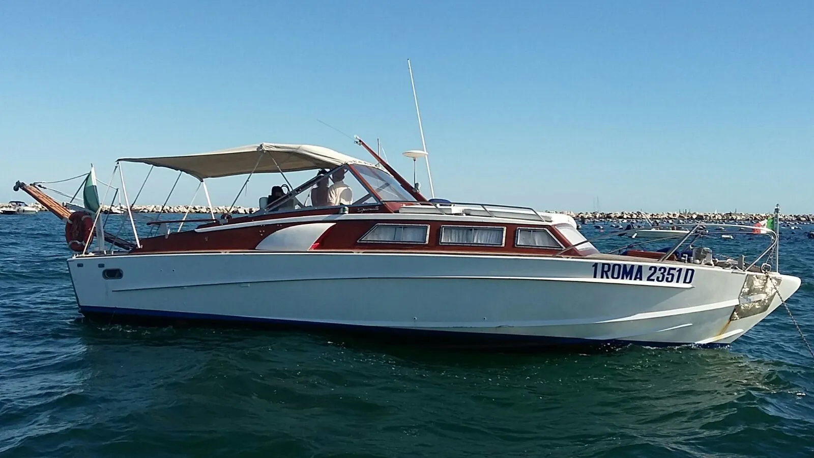 Charter a 9.14m Motor Yacht Cantieri Navali Anzio Speranzella in La Spezia