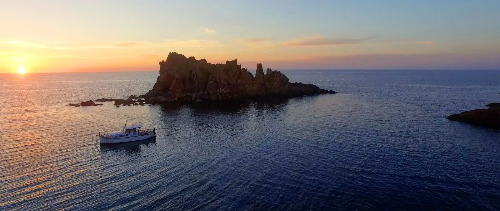 Binifabini Charter Boat