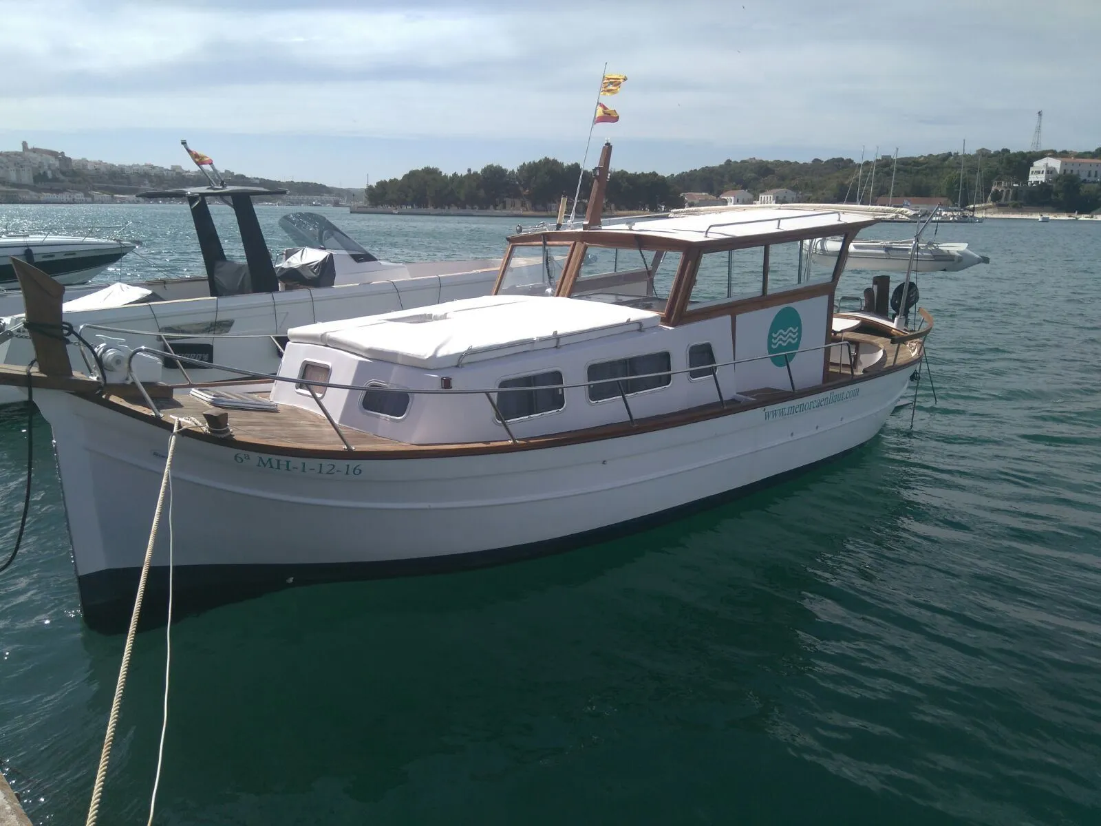 10.34m Mahón Capeador 10 Motor Yacht Hire