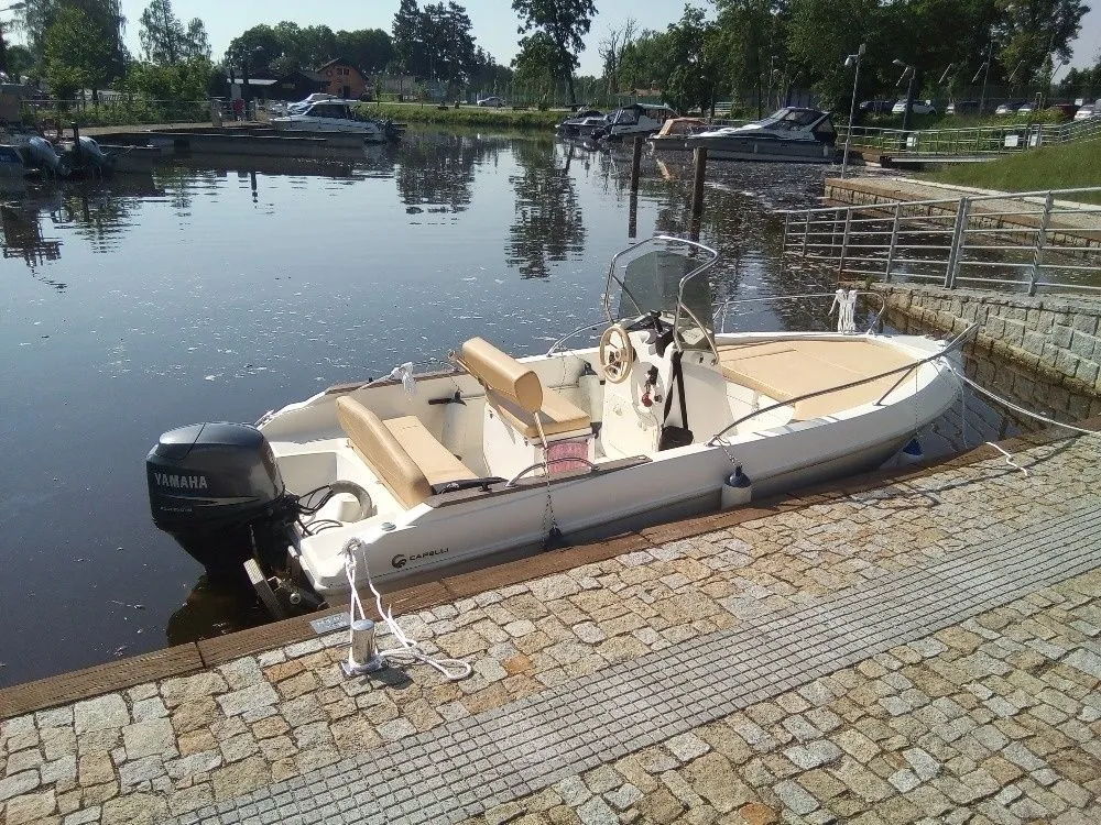 5.2m Hluboká nad Vltavou Motor Boat Hire