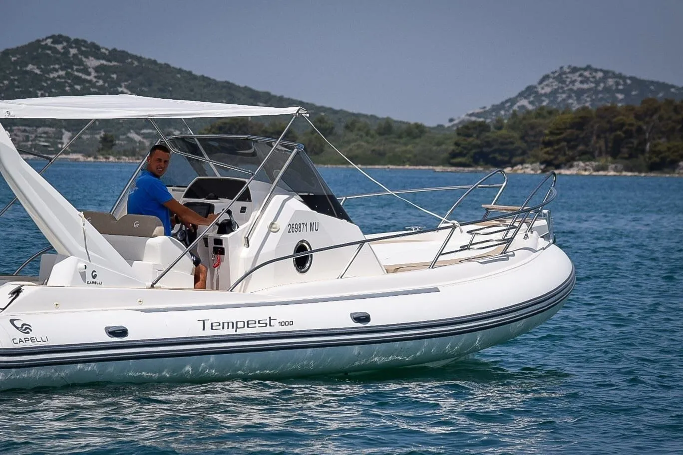 No Name Charter Boat