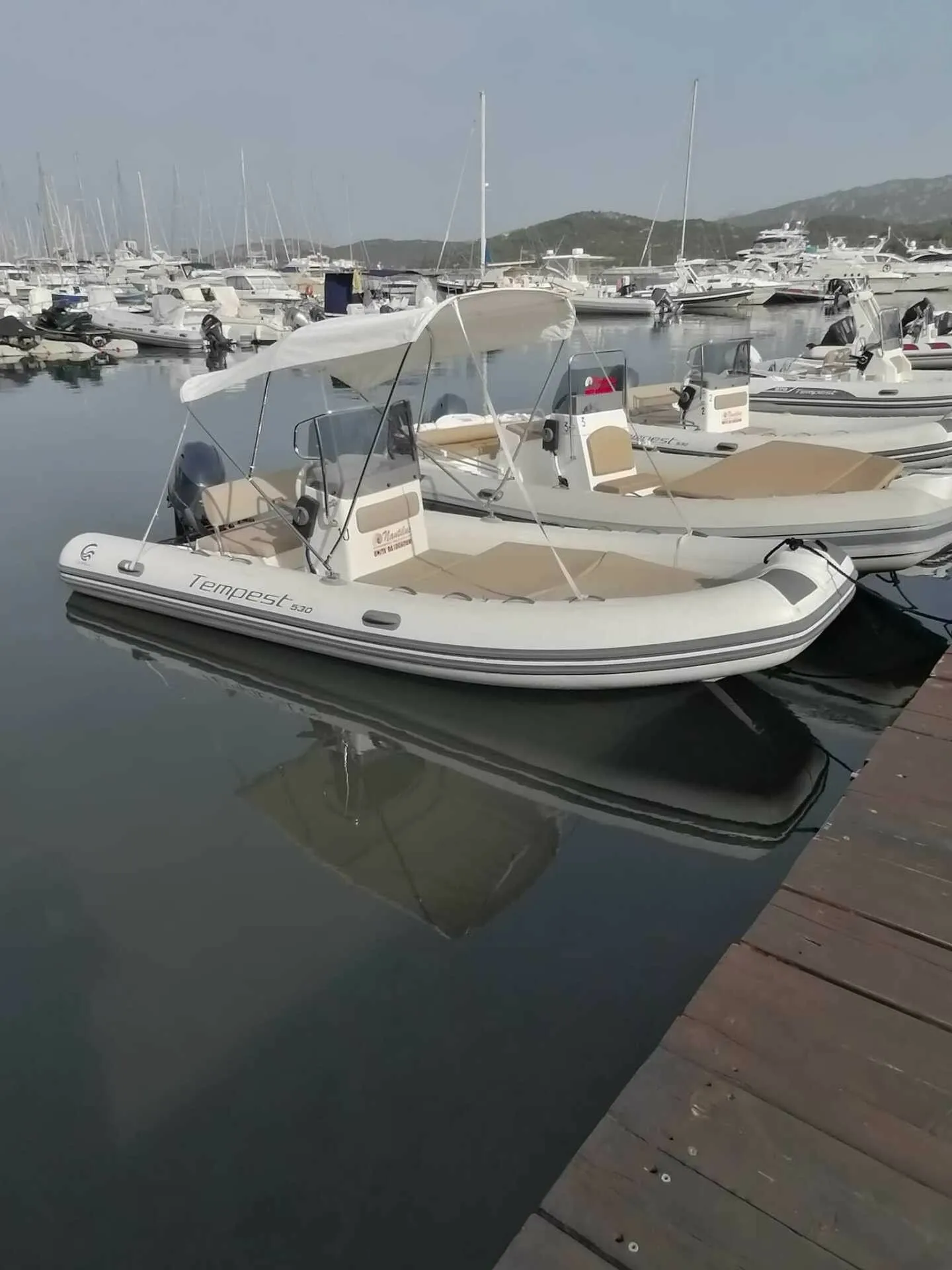 Uno Charter Boat
