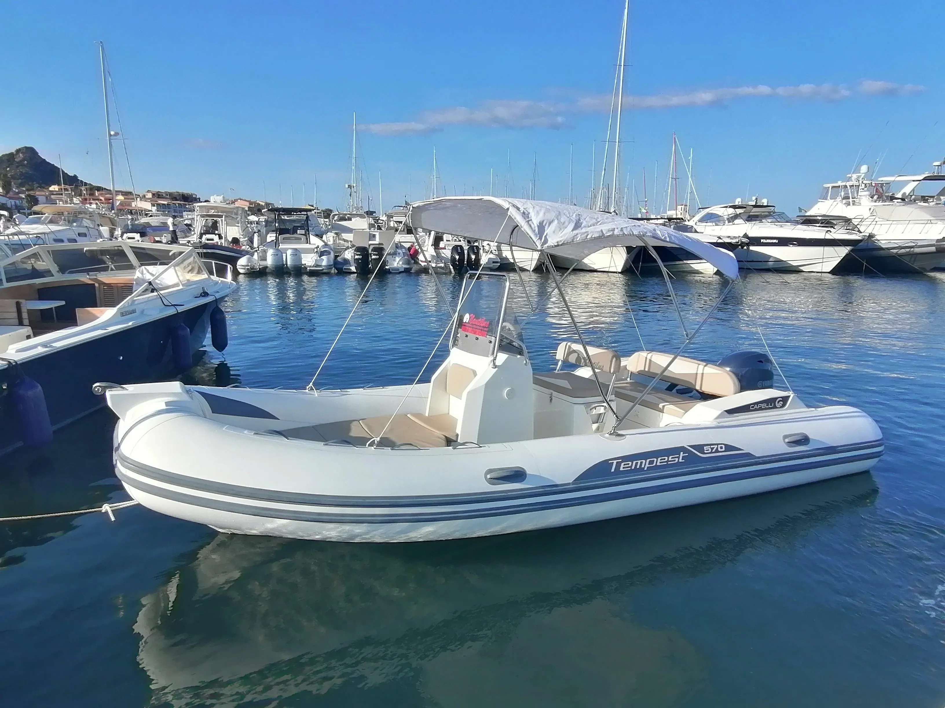 Charter a 5.57m Boat in Cannigione