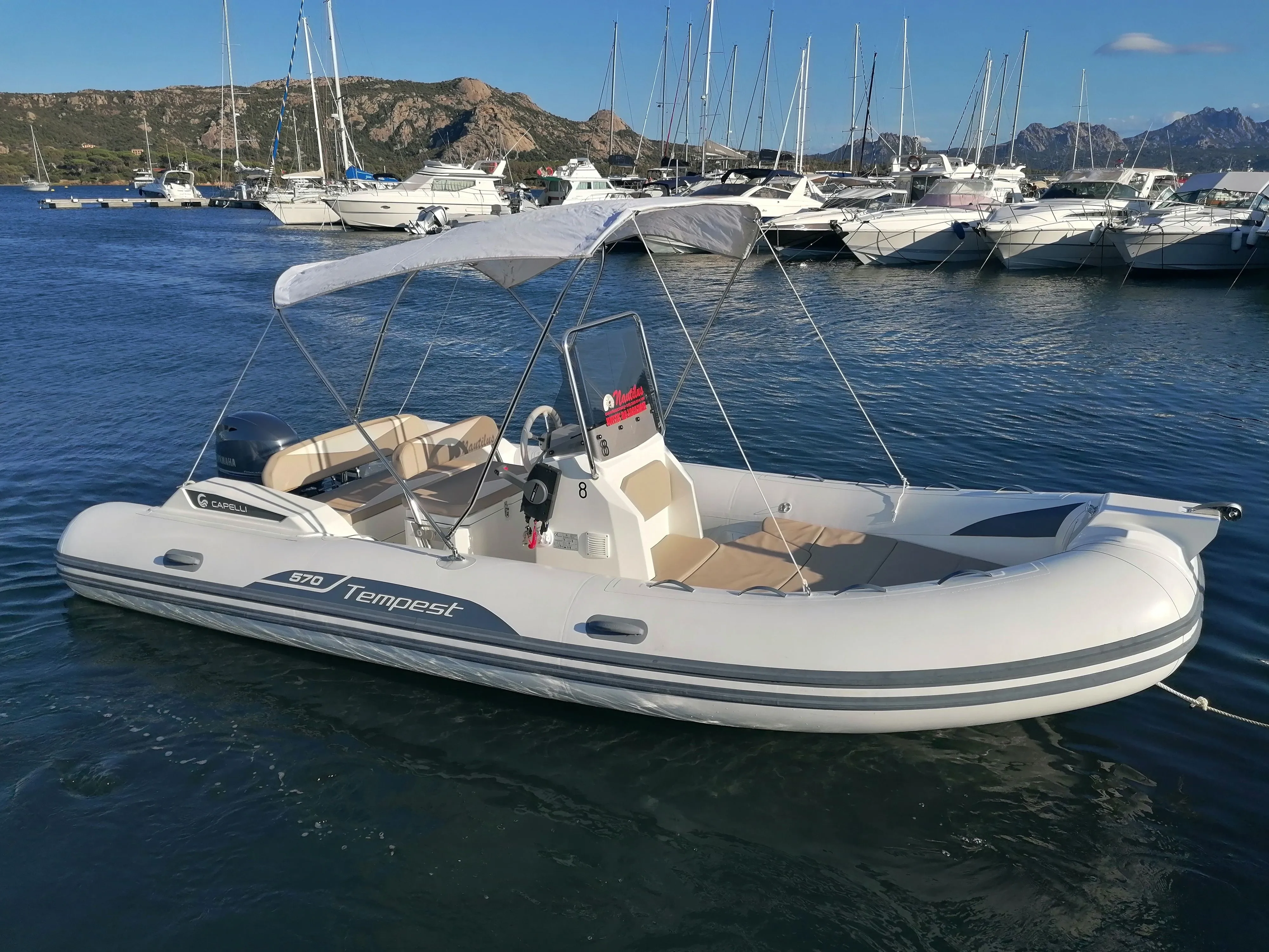Rent a 5.57m Motor Boat in Cannigione