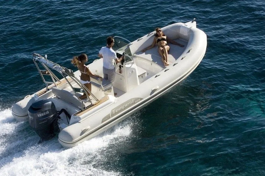Rent a 6.25m Motor Boat in Ajaccio
