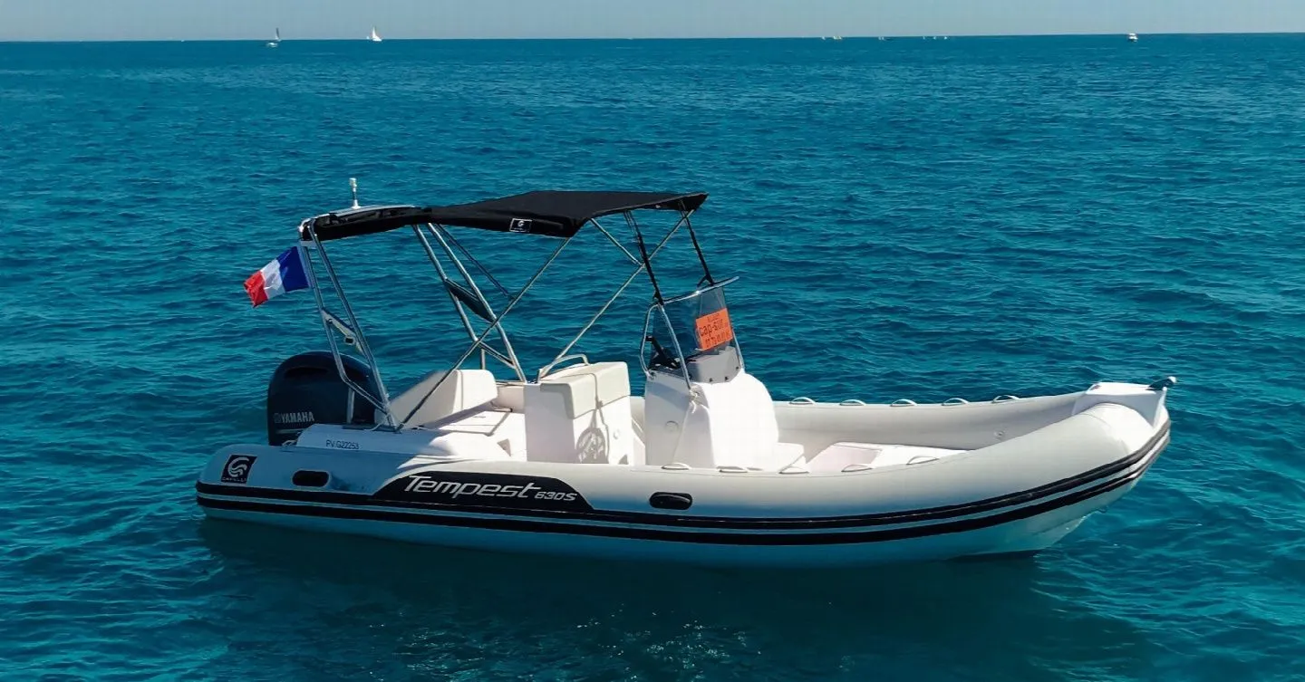 Rent a 6.25m Capelli Tempest 630 S in Saint-Cyprien