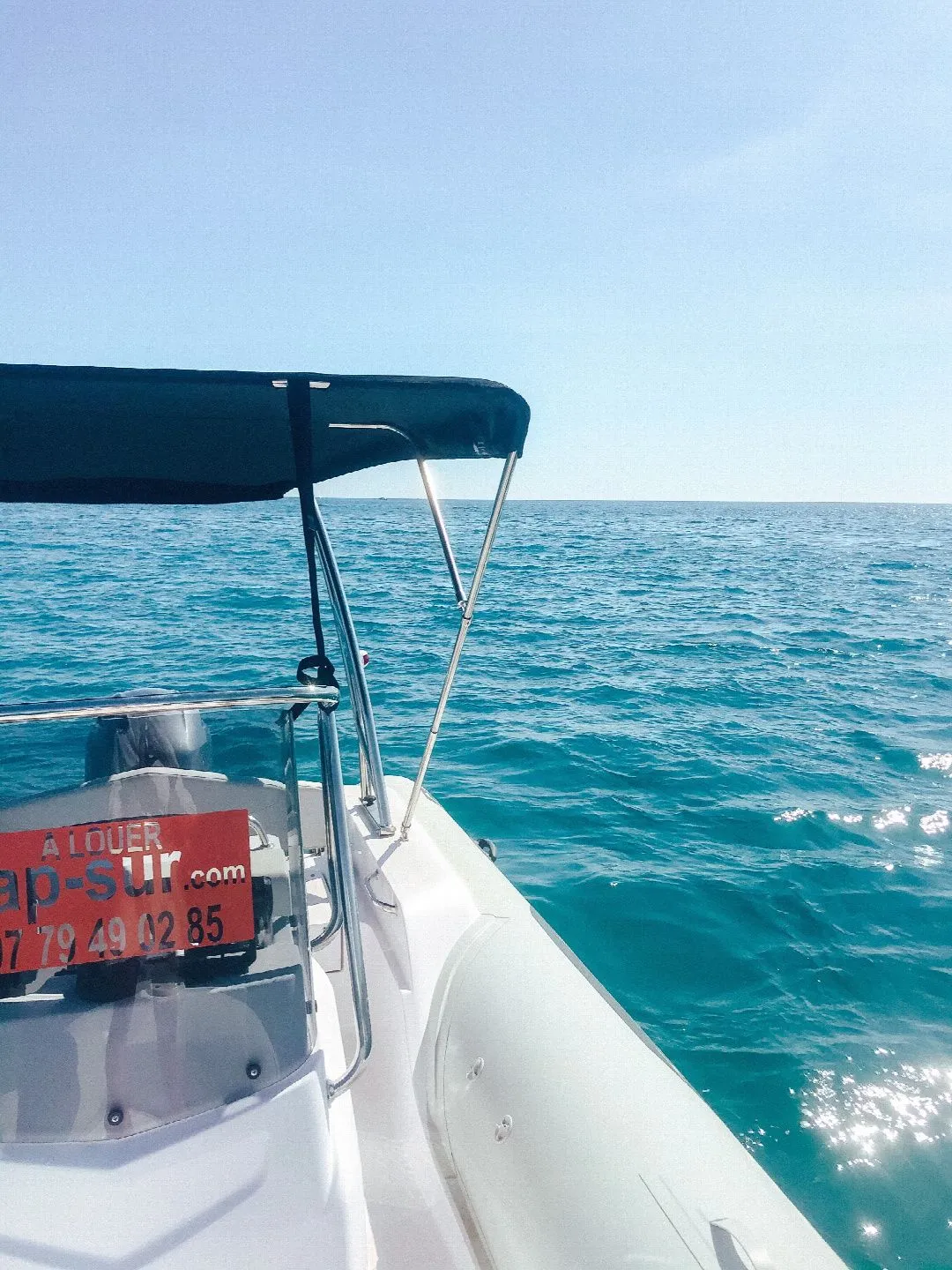 Explore Saint-Cyprien on a 6.25m Rental Motor Boat