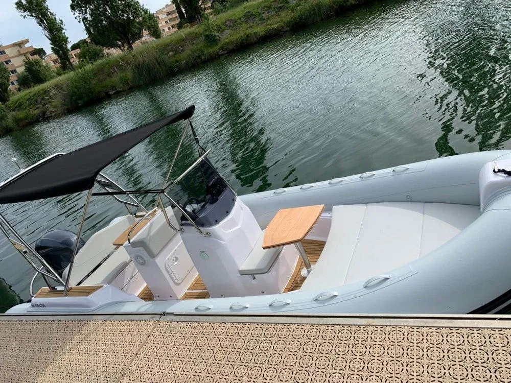 Charter a 6.26m Capelli Tempest 630 S in Mandelieu-la-Napoule