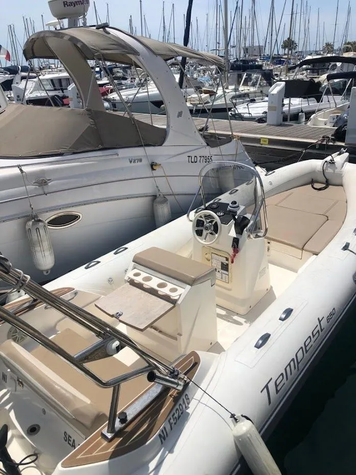 Rent a 6.5m Boat in Saint-Laurent-du-Var