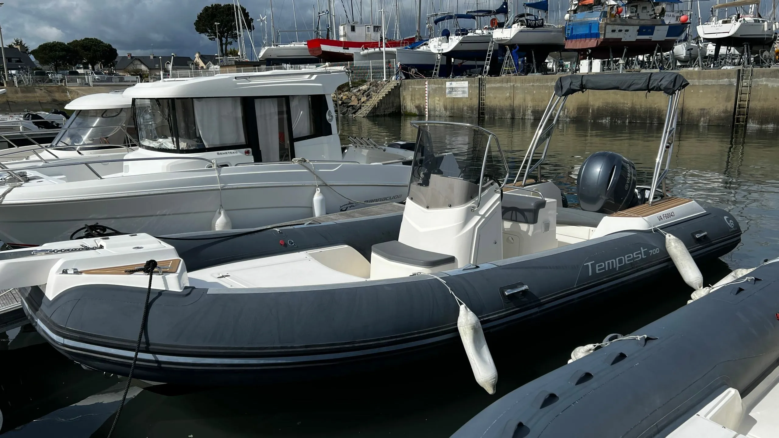 Explore Arzon on a 7m Capelli Tempest 700 Motor Boat Rental