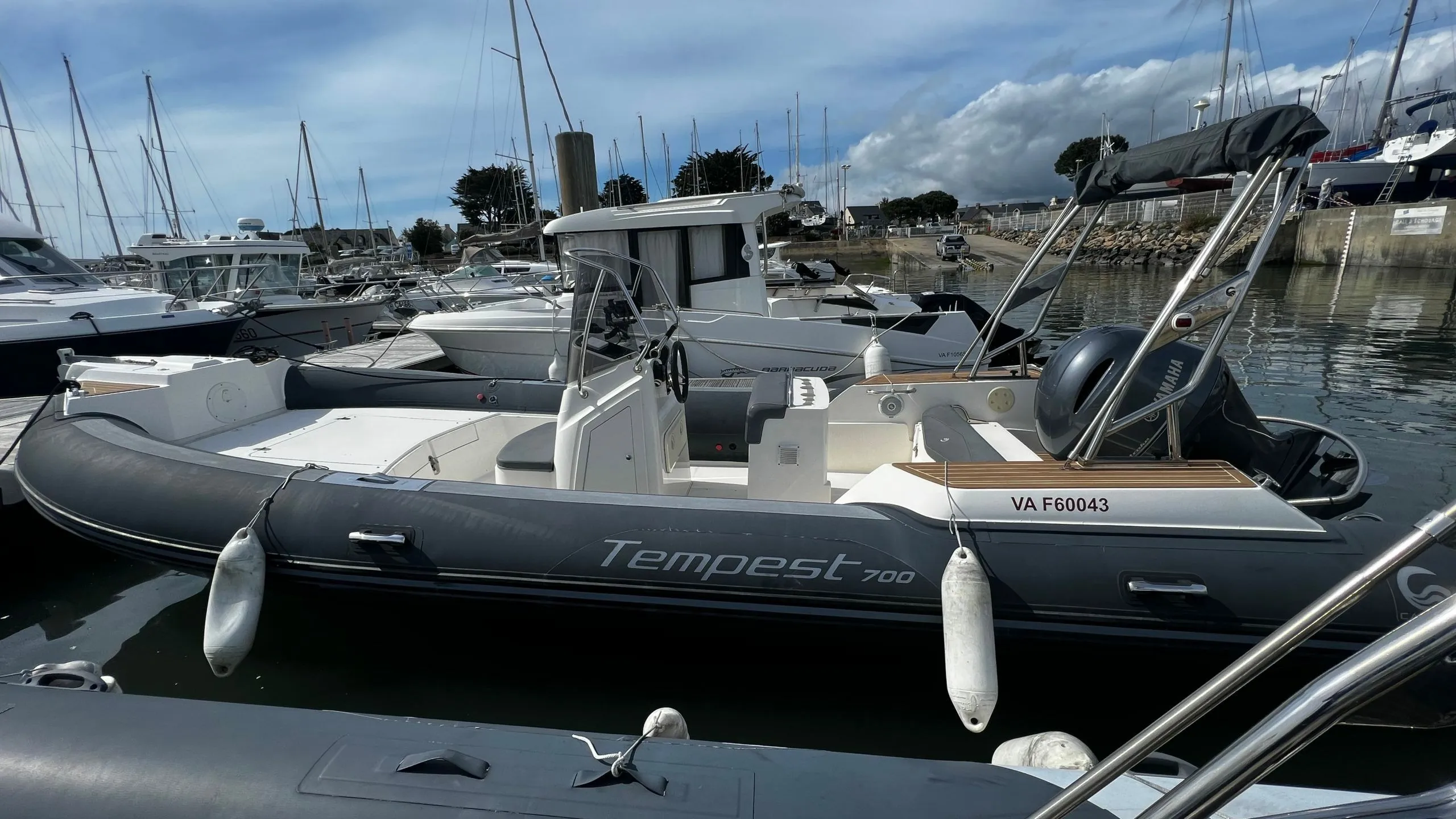 Explore Arzon on a 7m Capelli Tempest 700 Motor Boat Rental