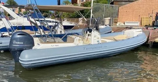 Rent a 7.15m Motor Boat in Cogolin