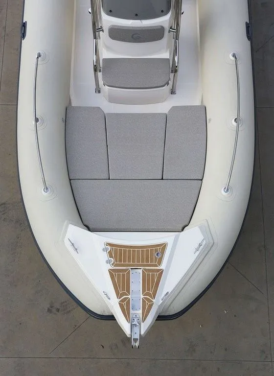 Cap 752 Charter Boat