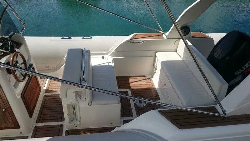 7.7m Dubrovnik Motor Boat Capelli Tempest 770 Hire
