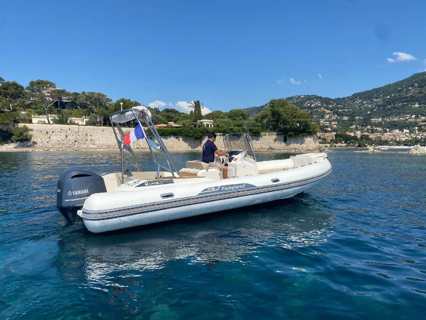 Explore Saint-Jean-Cap-Ferrat on a 7.75m Rental Motor Boat Capelli Tempest 775