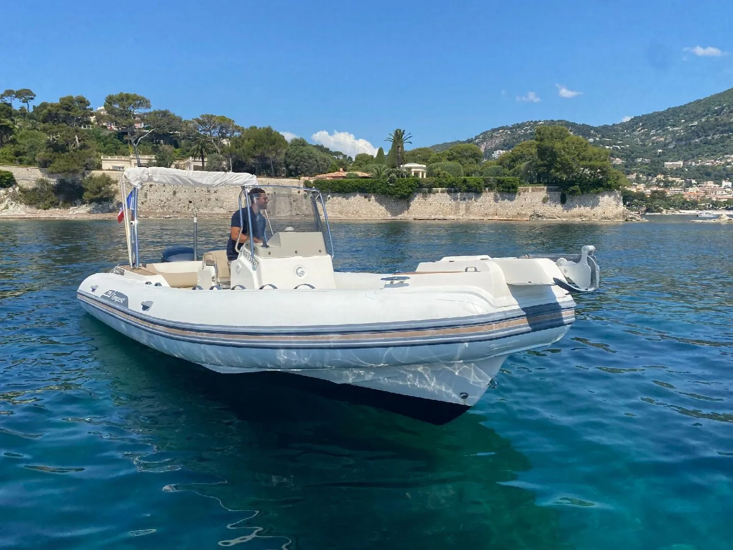 Explore Saint-Jean-Cap-Ferrat on a 7.75m Rental Motor Boat Capelli Tempest 775