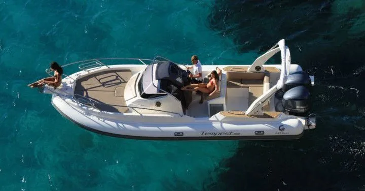 Charter a 8.85m Motor Boat in Saint-Cyprien