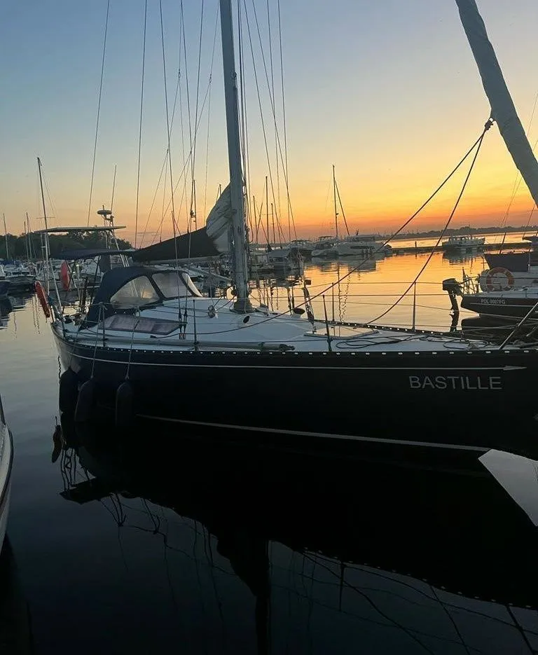 10.2m Szczecin Carter 33 Hire