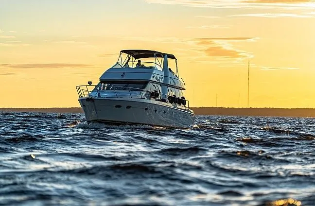 Rent a 18m Carver 60 in Saint Petersburg