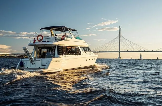 Rent a 18m Carver 60 in Saint Petersburg