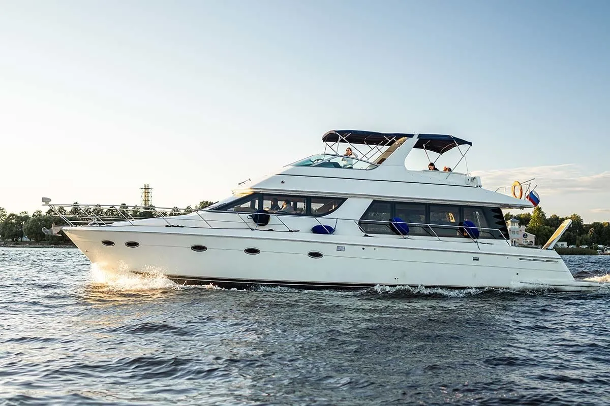 Rent a 18m Carver 60 in Saint Petersburg