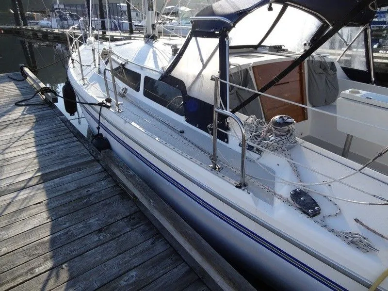 Rent a 11.07m Catalina 36 in Nanaimo
