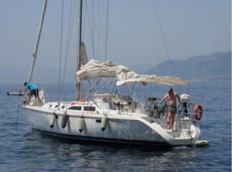 Tintaro Charter Boat
