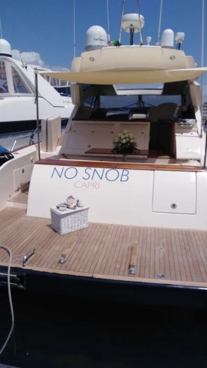 Rent a 17.8m Cayman 58 Motor Yacht in Castellammare di Stabia