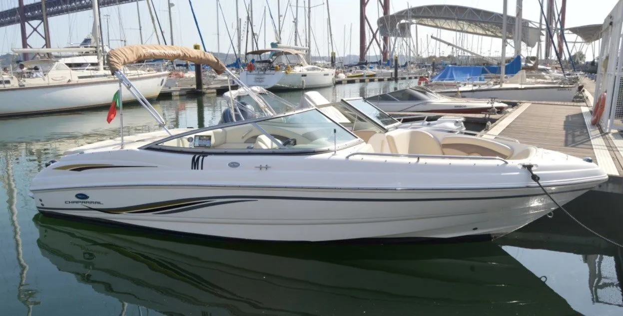 Lisbon Kiralık Chaparral 210 SSI 7m 