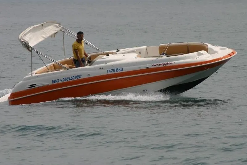 Moniga Kiralık Chaparral 232 7.6m Motorlu Tekne