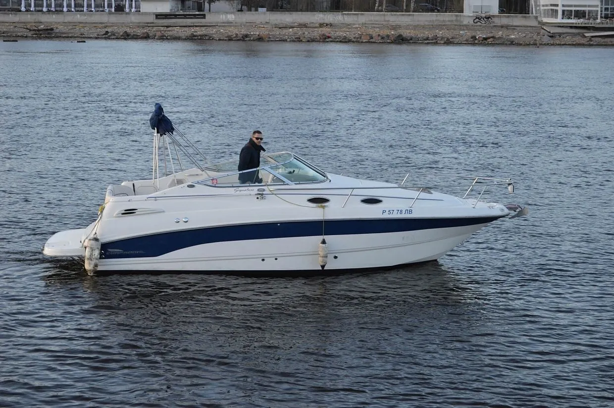 Charter a 7.3m Motor Boat in Saint Petersburg