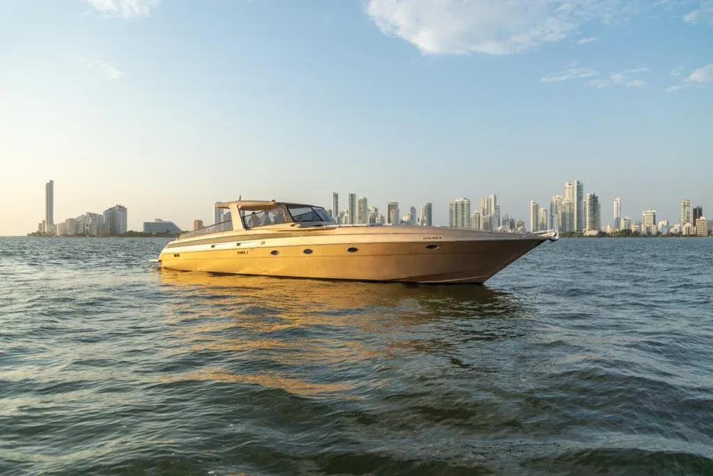 Rent a 18.24m Motor Yacht Cherokee 60 in Cartagena de Indias