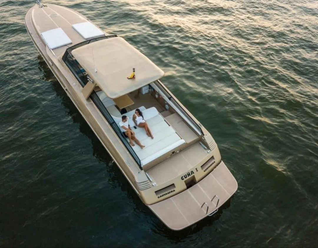 Rent a 18.24m Motor Yacht Cherokee 60 in Cartagena de Indias